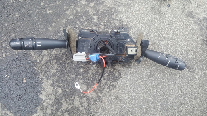 páčky pod volant a ovládání ovladanie pod volant RENAULT ESPACE 3 7700424208 OE
