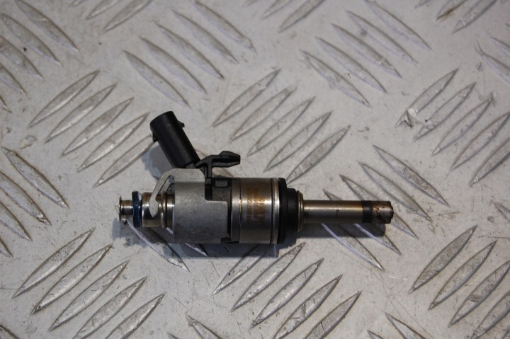 injektor, dizna goriva AUDI A5 F5 8W7 06L906A08