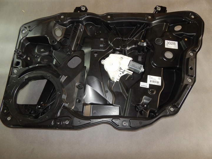 VW TOUAREG 7P mechanismus okna pravý 7P6837756D