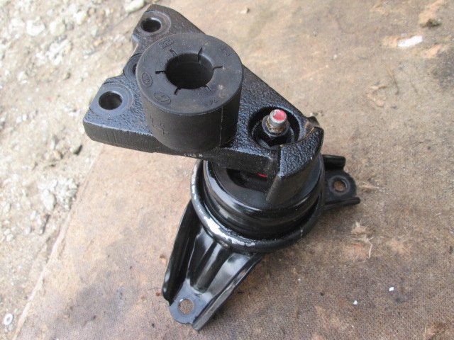 фото №1, Подушка двигуна кронштейн kia sportage ix35 2.0 crdi