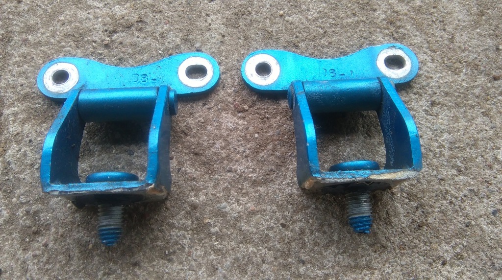 фото №1, Suzuki alto 08-14 петля кришки багажника