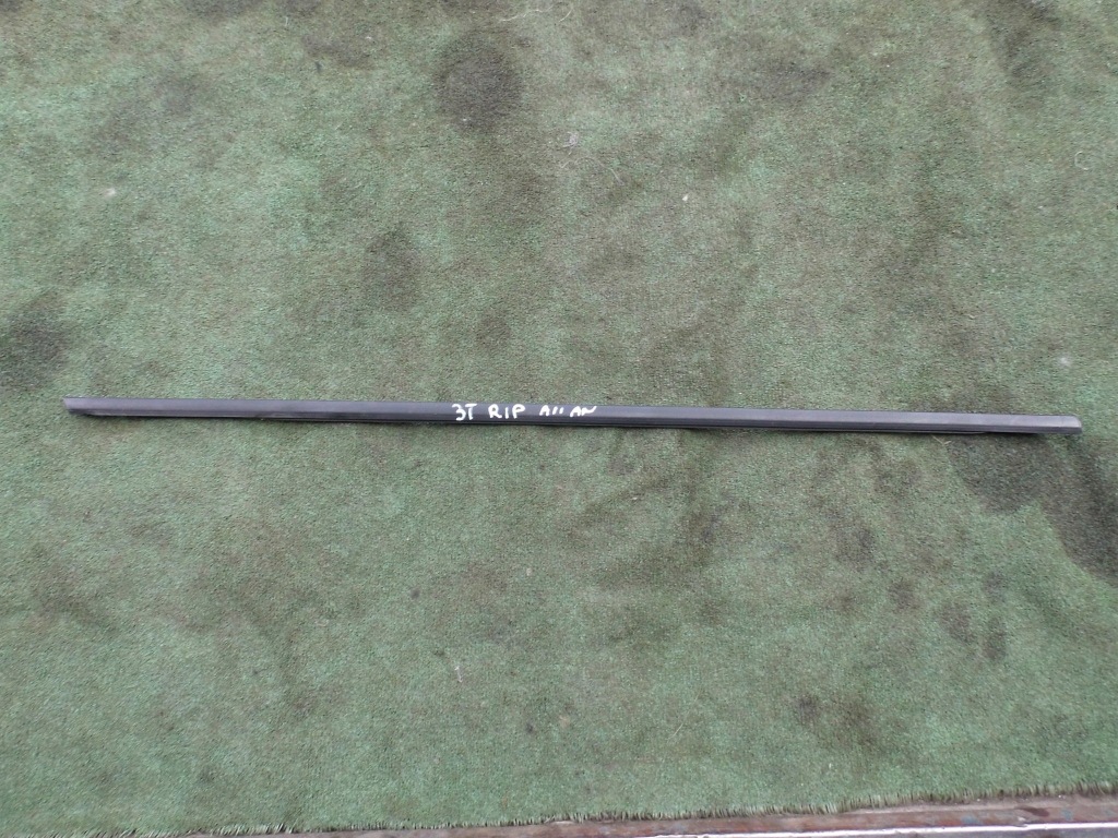 фото №1, Молдинг ущільнювач двері superb ii права передня