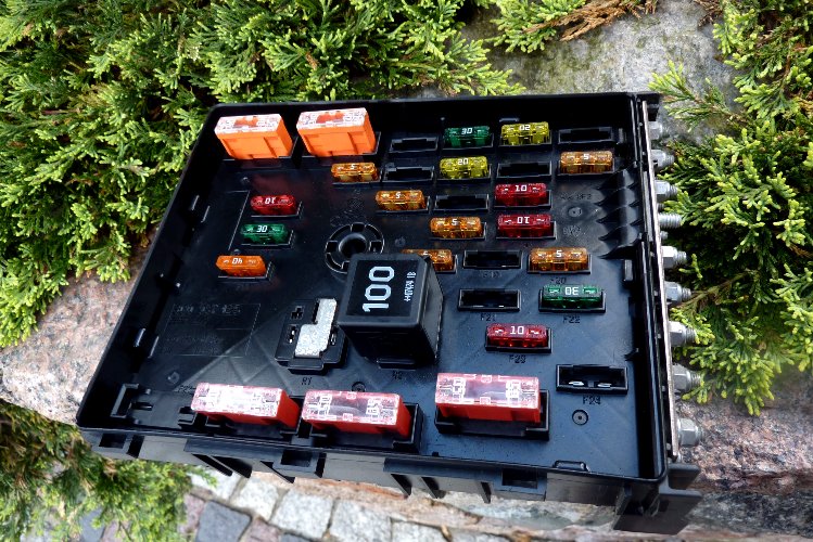 фото №1, Коробка запобіжників 3c0937125 vw passat b6 cc