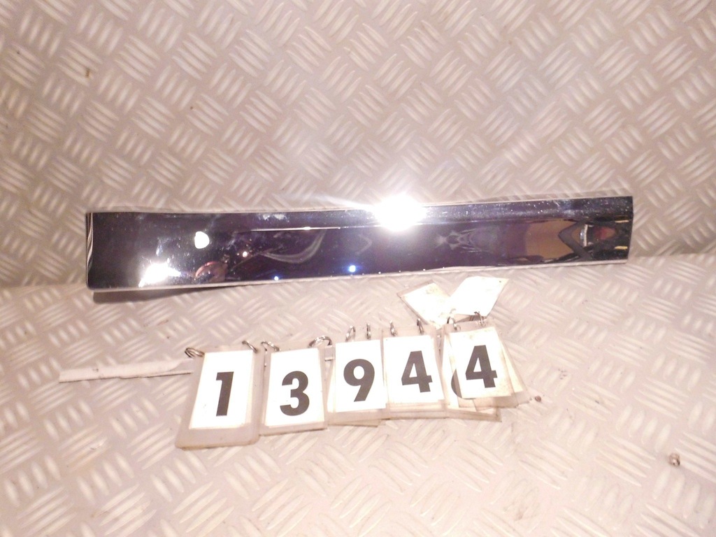 фото №1, Молдинг дверь правая задняя хром honda hrv