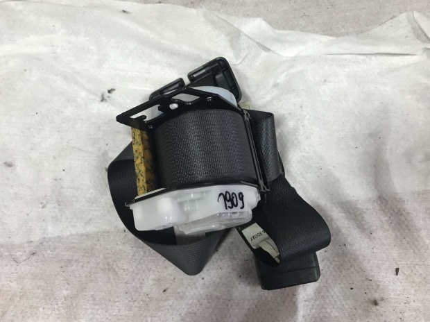 фото №1, Lexus is220 is250 05-12 pas безпеки задня