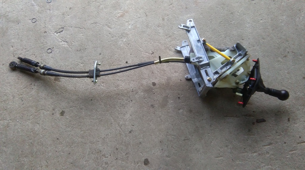 фото №1, Mitsubishi space runner 2.4 gdi вибірник троси