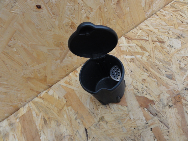 фото №1, Dacia dokker 2013 пепельница оригинал jak nowa