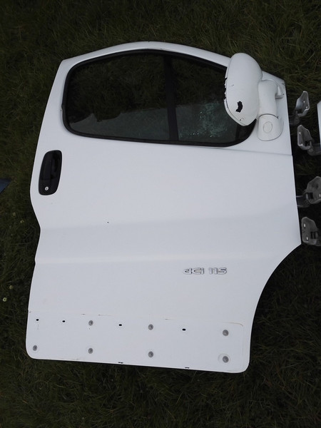 фото №8, Двері перед trafic vivaro primastar 01-14 kolor147