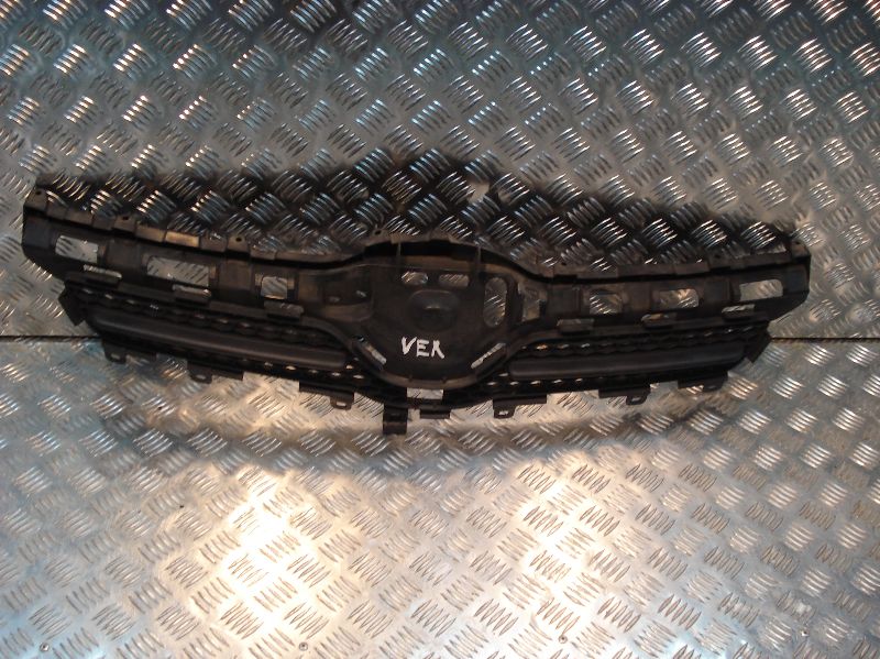 фото №1, Toyota corolla verso решётка радиатора решётка радиатора 2008