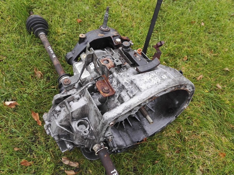 Привідний вал ліва короткий trafic vivaro primastar 1.9 dci Оригінал