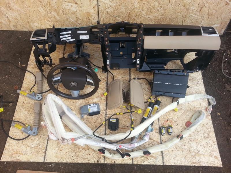 фото №1, Шторка безпеки права cadillac srx 04-09r