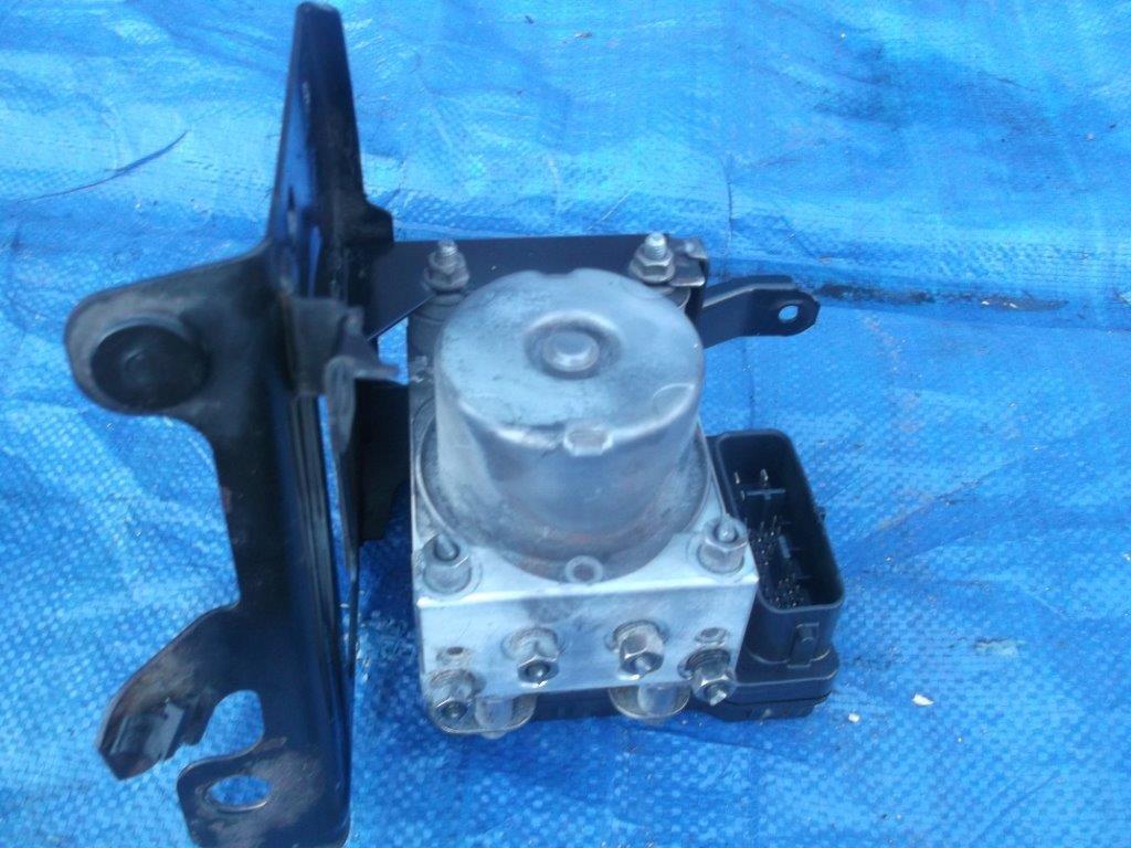 фото №1, Насос abs mazda premacy 626 99-02 2.0 td ditd rf4f