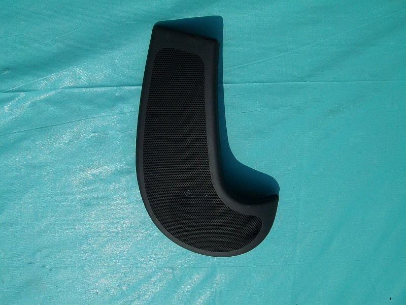 фото №1, Scenic 1 i rx4 защита накладка динамика правая