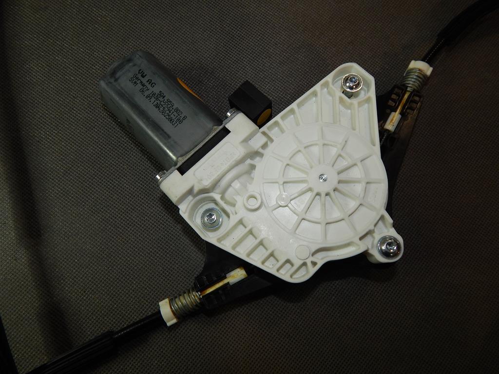 фото №4, Vw golf vii механизм стекло правый перед 5g4837462g
