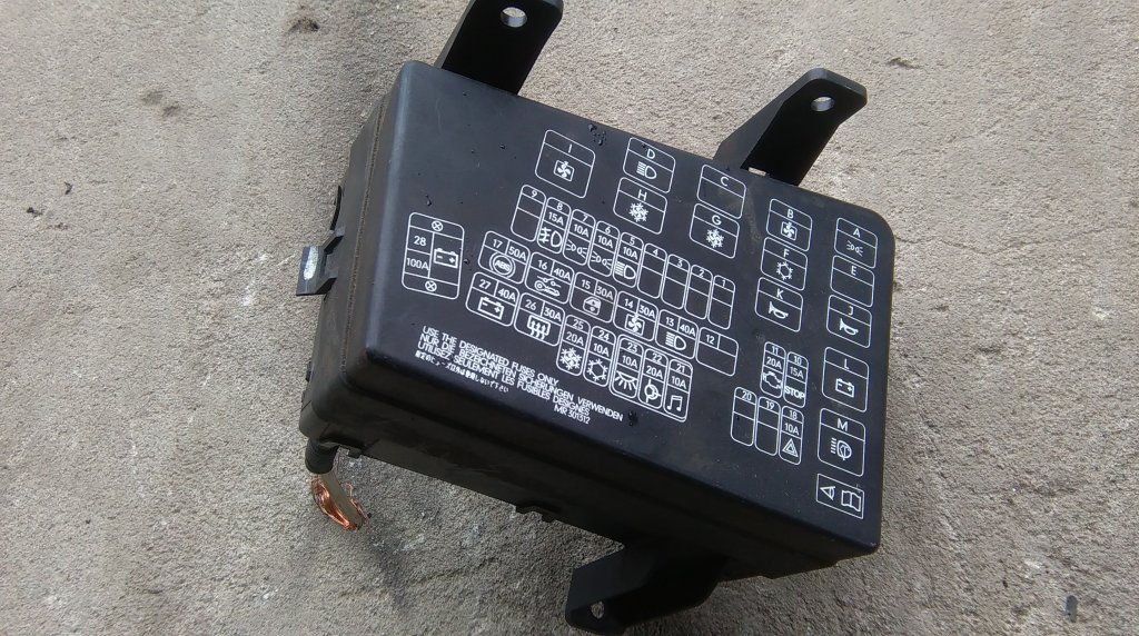 фото №1, Mitsubishi space star 1.6 корпус запобіжників