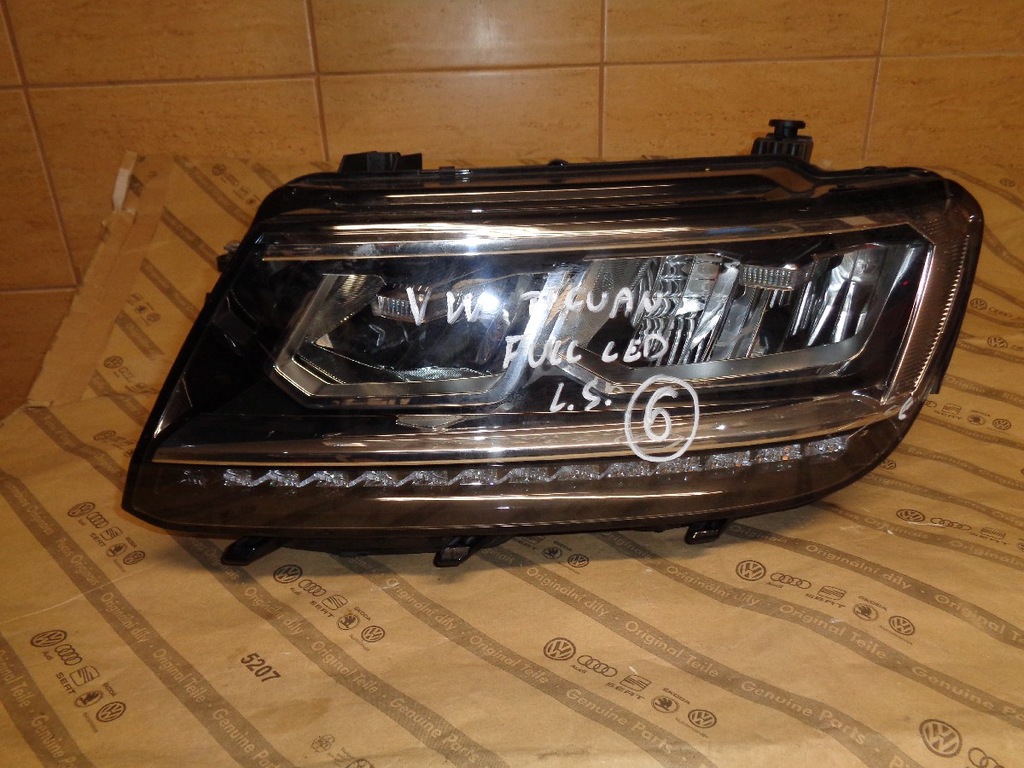 фото №1, Vw tiguan 5nb лампа full led ліва 5nb941035b