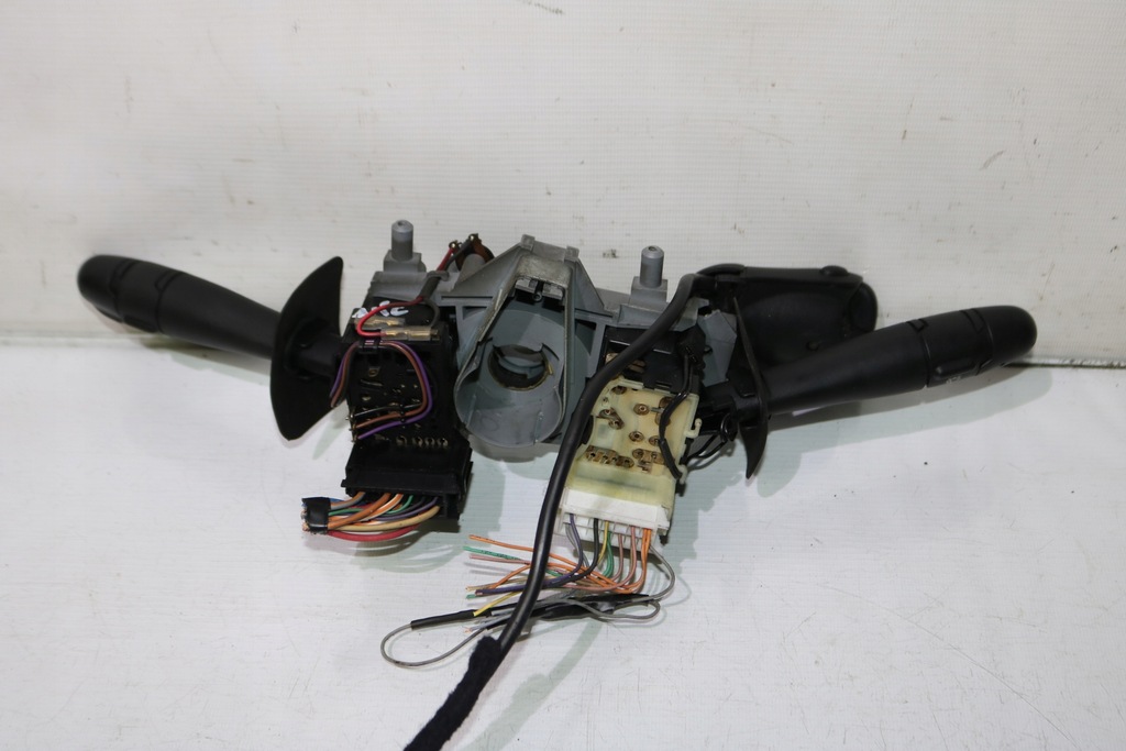 фото №2, Подрулевой переключатель рычаг переключатель renault scenic i