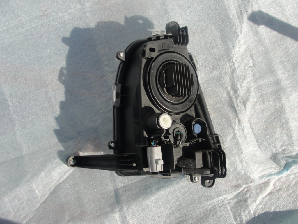 фото №2, Протитуманна фара led drl правий передній toyota prius 16 -