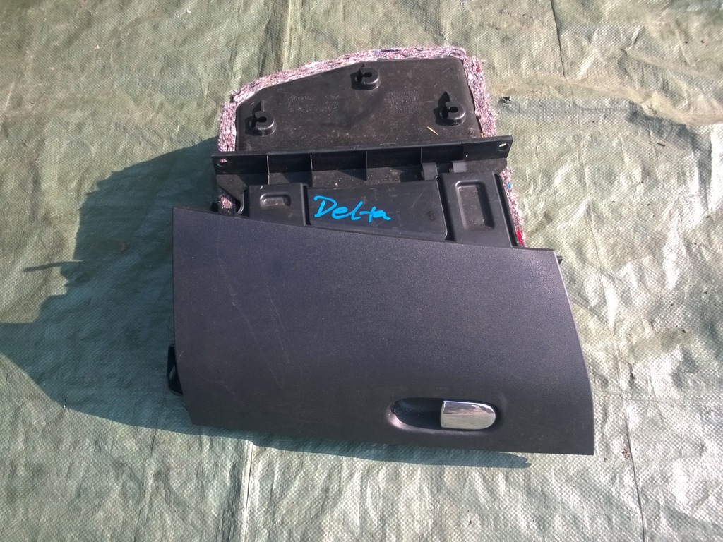 фото №1, Lancia delta бардачок 2010r