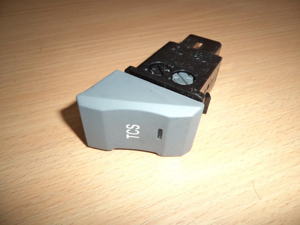 фото №1, Kia carens ii 2 кнопка переключатель tcs тяги