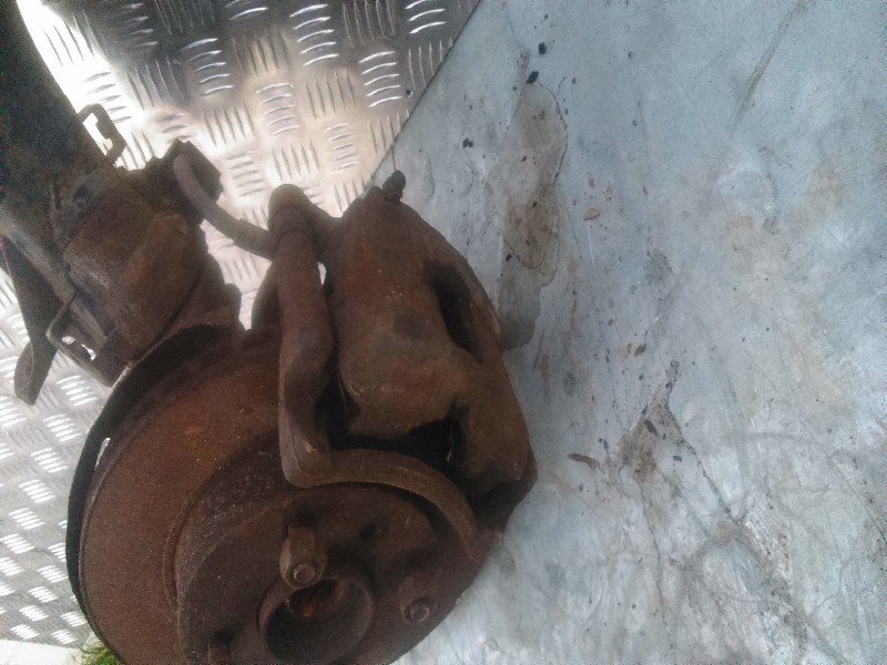 фото №1, Nissan primera p10 супорт гальмівний передній правий