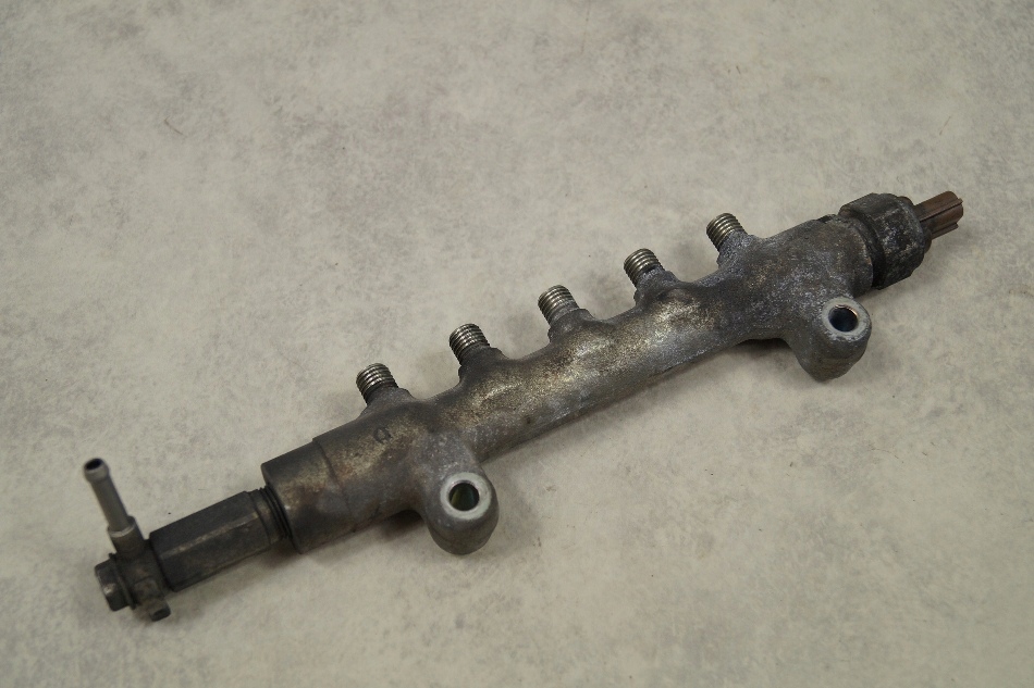 фото №2, Молдинг впрыскная subaru forester iii 2.0 d