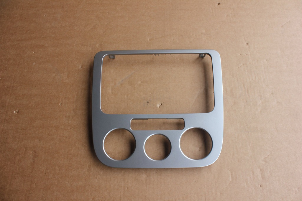 фото №1, Защита рамка радио консоль vw scirocco 1q0858069e