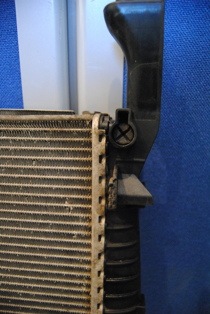 Радіатор ford transit + корпус вентилятора Доставка