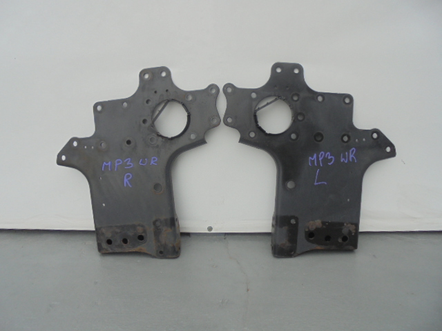 фото №1, Mercedes actros mp2 mp3 mega кронштейн рамы правая a9303100190