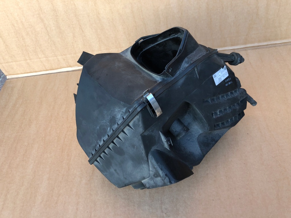 фото №1, Audi a6 c6 4f0 4,2 fsi корпус фильтр воздуха