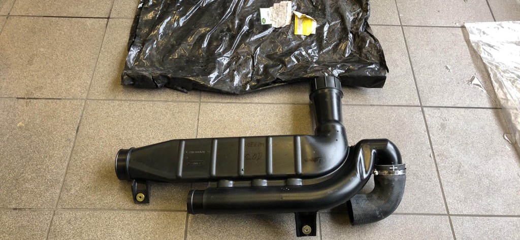 фото №2, Freelander 2.0 d труба воздухозаборник воздуха новый orygina