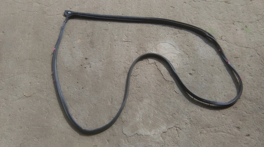 фото №1, Toyota yaris ii прокладка двері ліва передня