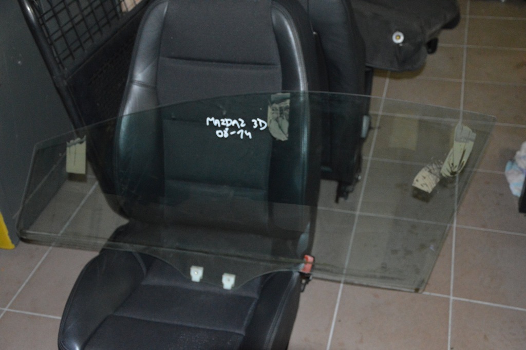 фото №1, Стекло дверь правый перед mazda 3 08-