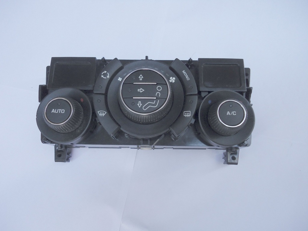 фото №1, Peugeot 308 2010r панель кондиционера оригинал