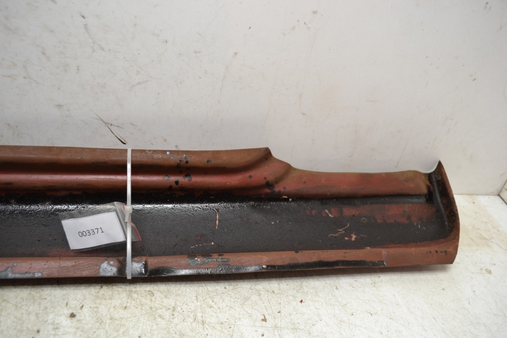 Fiat 126p порог правый  наружный часть задняя Недорого