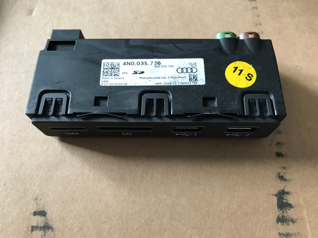 фото №1, Зарядное устройство usb audi a8 d5 4n0035736a