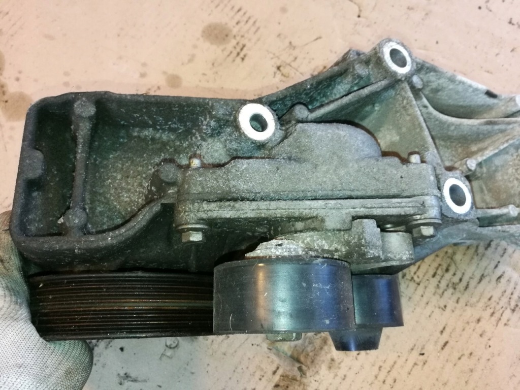 фото №3, Натяжитель ремень ролик master iii 2.3 dci 10+