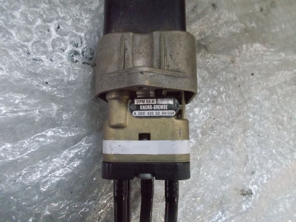 фото №4, Рычаг клапан тормоза ручного mercedes atego ii