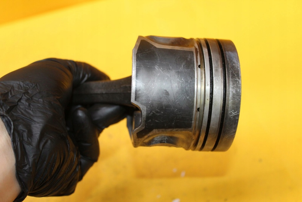 фото №4, Поршни поршень шатун шатун q7 3.0 tdi bug 059aa