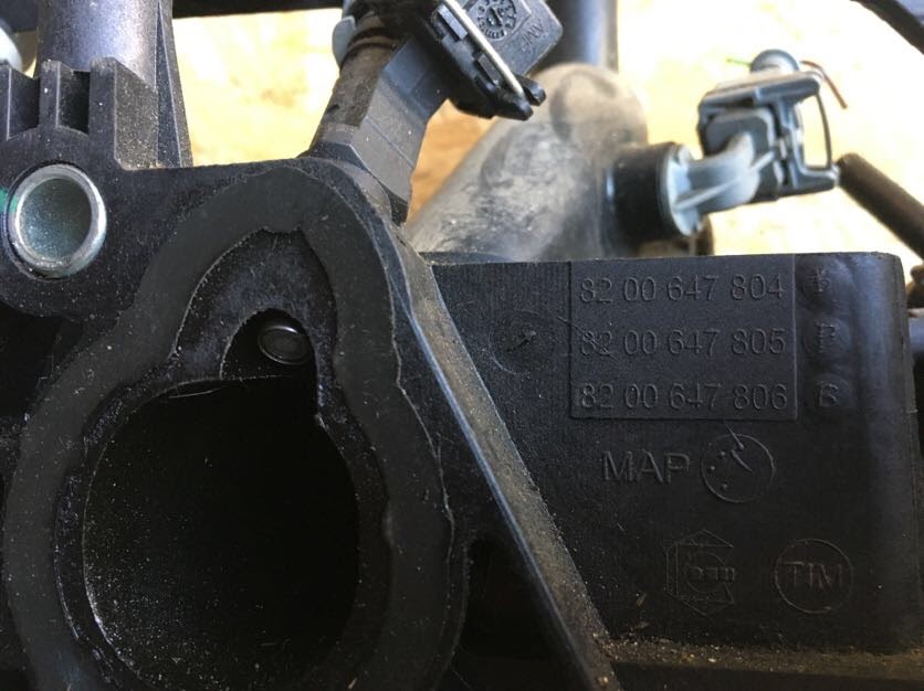 фото №4, Коллектор всасывающий dacia sandero 2009r 1.4 8200647804