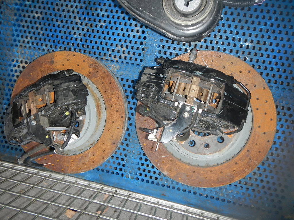 фото №1, Maserati 2013- ghibli суппорт задняя + диск задняя правый