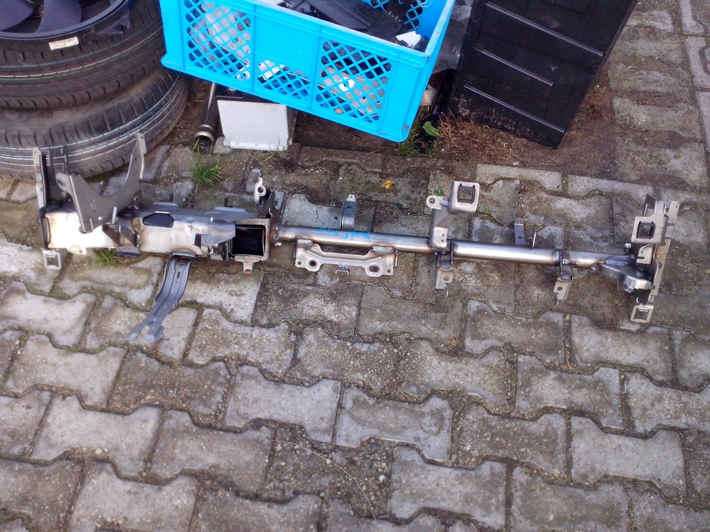 фото №1, Труба балка панелі консолі renault fluence