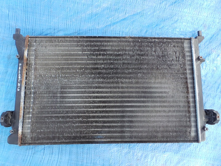 Радиатор воды vw passat b6 1.6 fsi 1k0121253p Оригинал