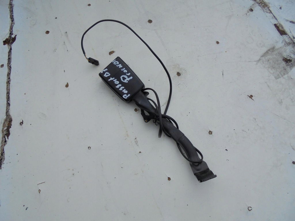 фото №1, Пряжка поперечина правий перед vw passat b7