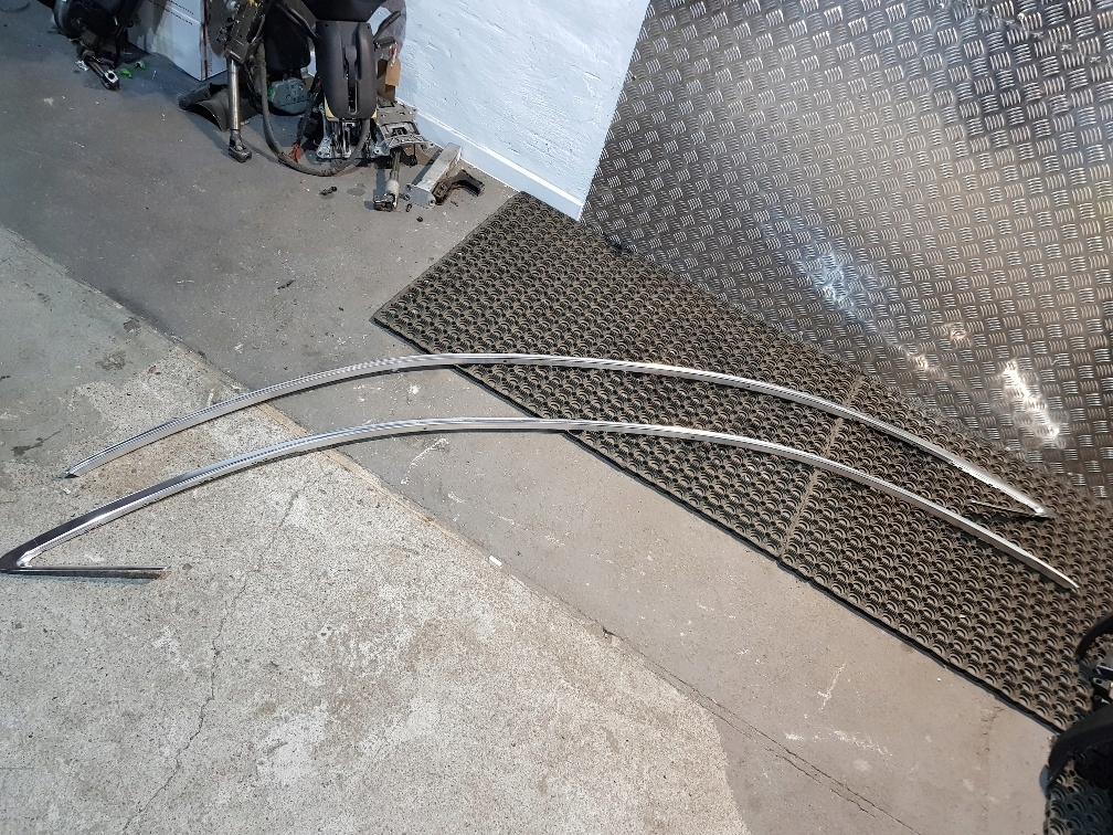 фото №1, Левый хром молдинг przy-dachowa audi a8 4h0