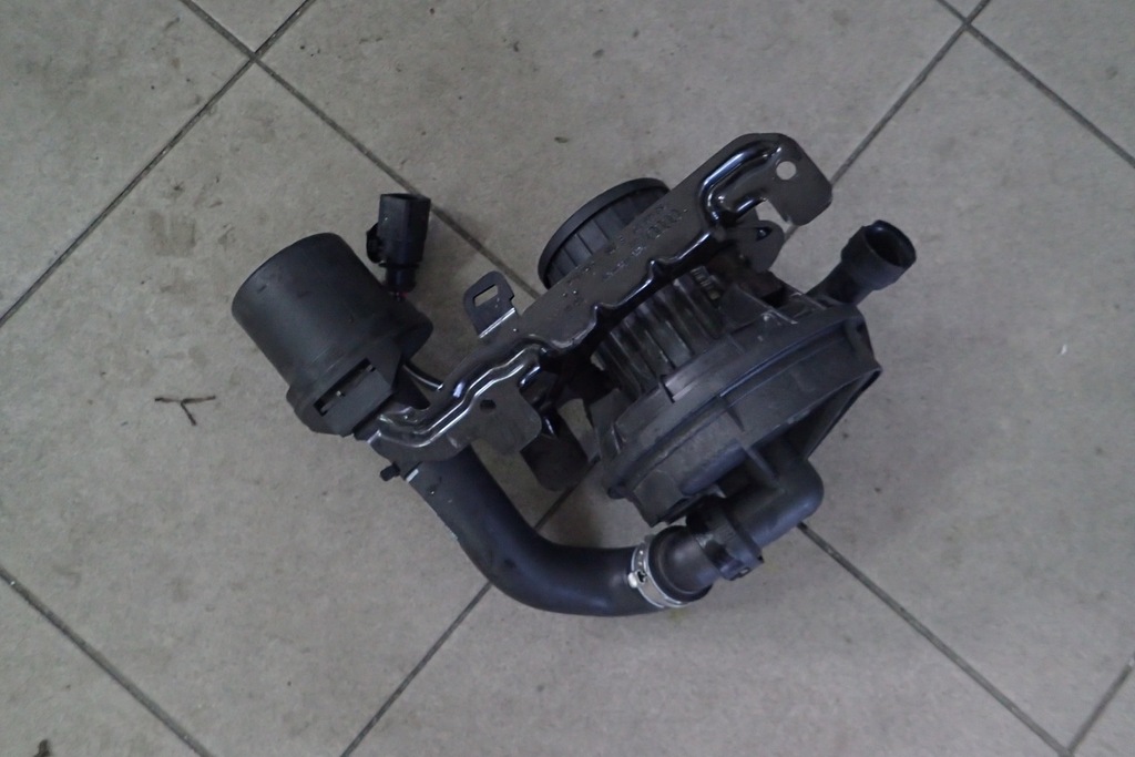 фото №1, Audi r8 4s насос вторичный воздуха 4s0906601