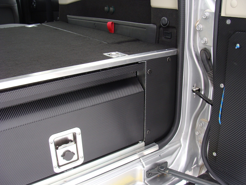 фото №16, Обшивка + направляющая холодильник waeco patrol y61/gu4