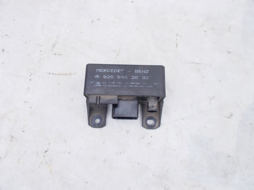 фото №1, Mercedes w168 w638 реле свеча 0255452832