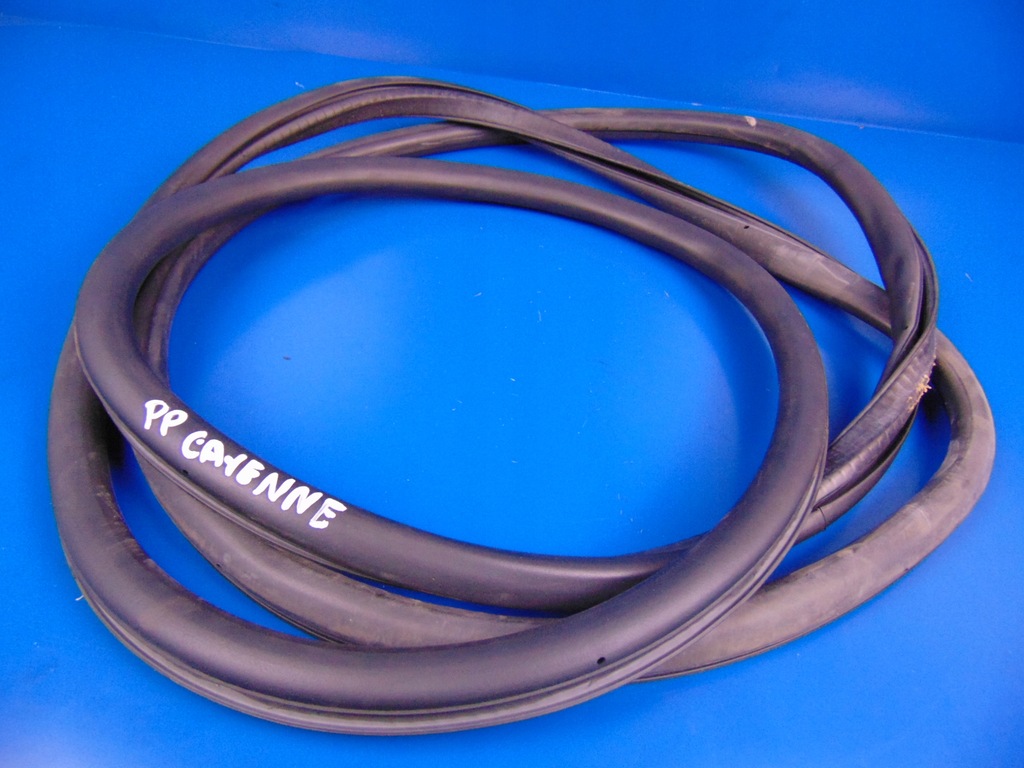 фото №1, Porsche cayenne 02-10 прокладка дверь правый перед