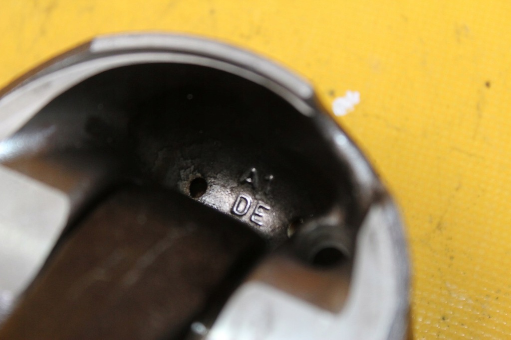 фото №9, Поршни поршень шатун шатун q7 3.0 tdi bug 059aa